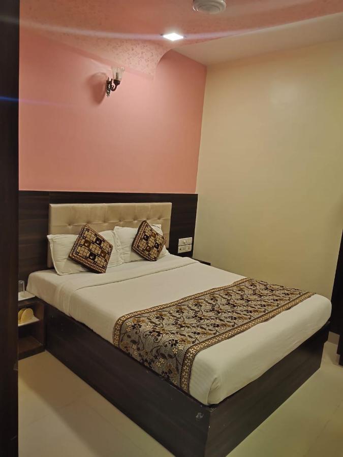 Hotel Golden Galaxy Bombay Exterior foto